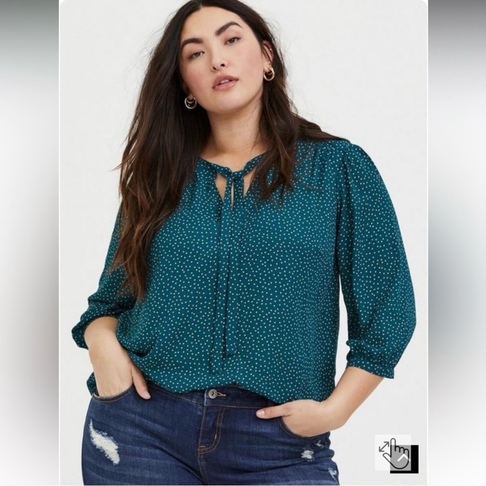 Torrid Georgette Bow Tie Teal Dotted Blouse Size 2